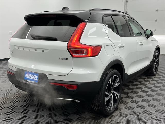 used 2019 Volvo XC40 car, priced at $24,298