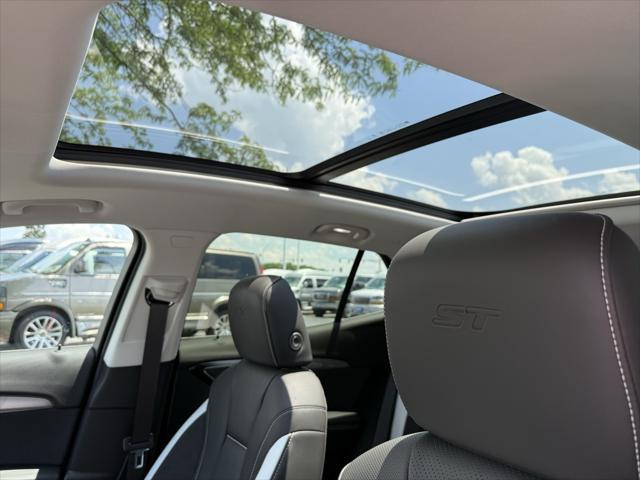new 2025 Buick Envision car, priced at $42,497