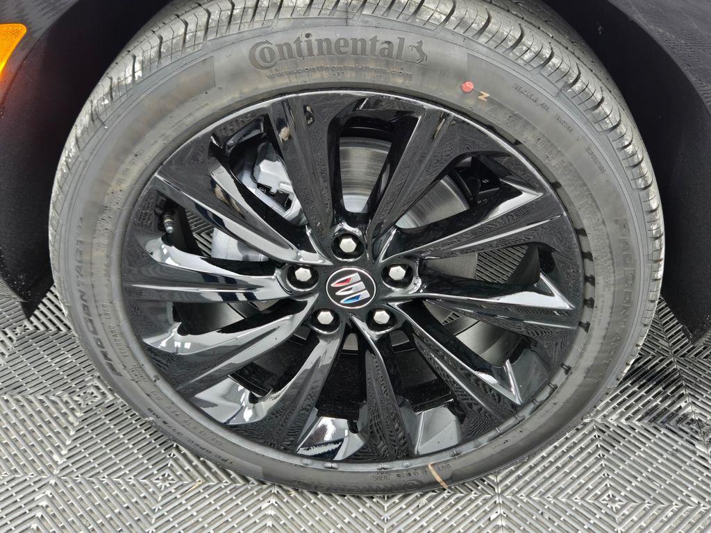 new 2025 Buick Envista car, priced at $29,469