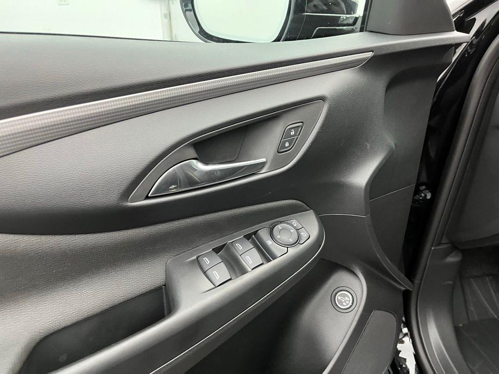 new 2025 Buick Envista car, priced at $30,000