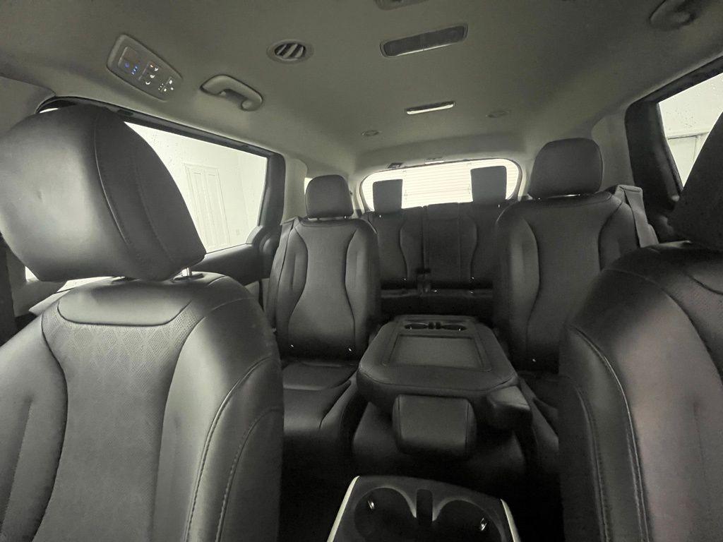 used 2024 Kia Carnival car, priced at $30,652