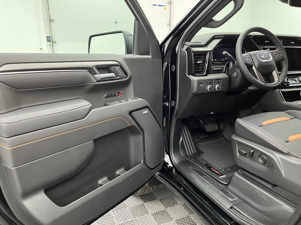 new 2025 GMC Sierra 1500 car, priced at $66,305