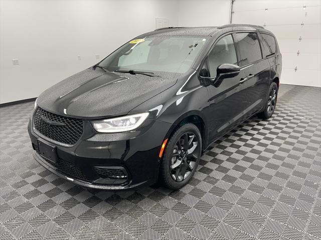 used 2021 Chrysler Pacifica car, priced at $32,398