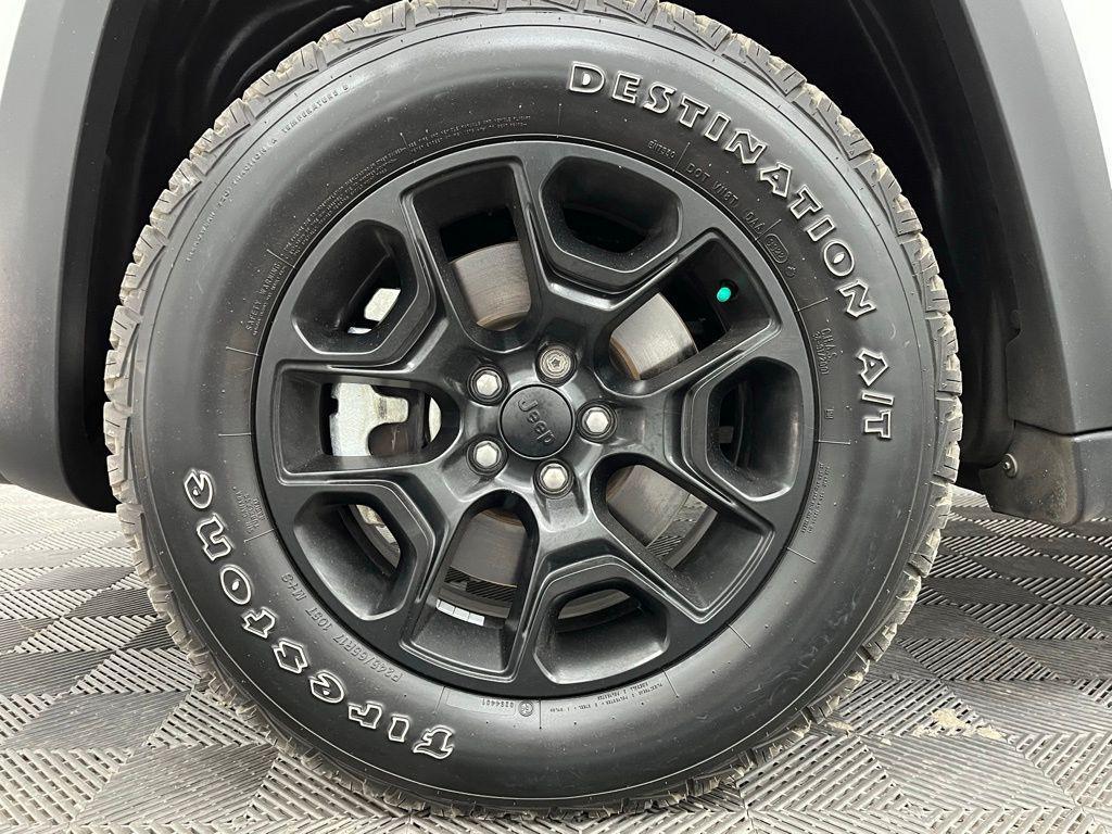 used 2022 Jeep Cherokee car, priced at $24,448