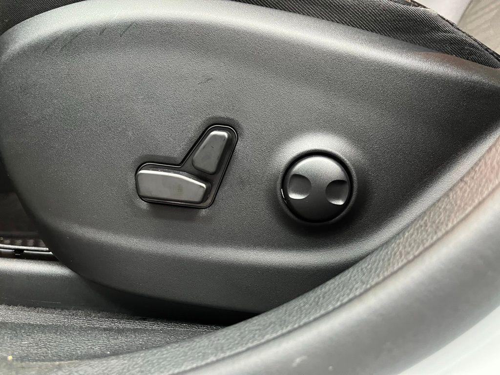 used 2022 Jeep Cherokee car, priced at $24,448