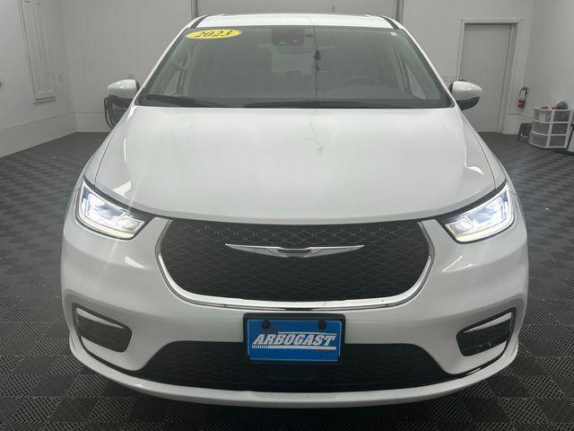 used 2023 Chrysler Pacifica Hybrid car, priced at $24,529