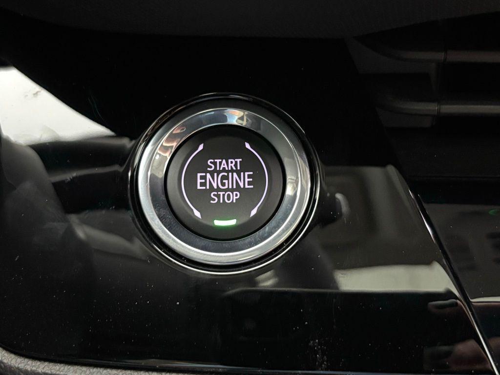 new 2025 Buick Envision car, priced at $41,453