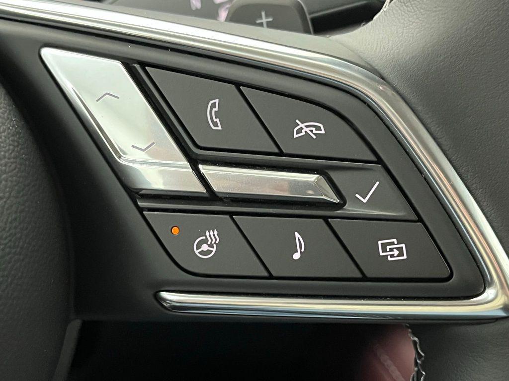 new 2025 Buick Envision car, priced at $40,236