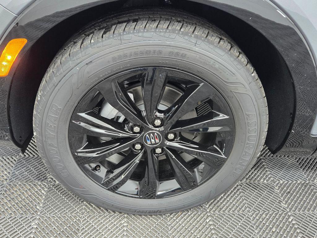 new 2025 Buick Envista car, priced at $29,008