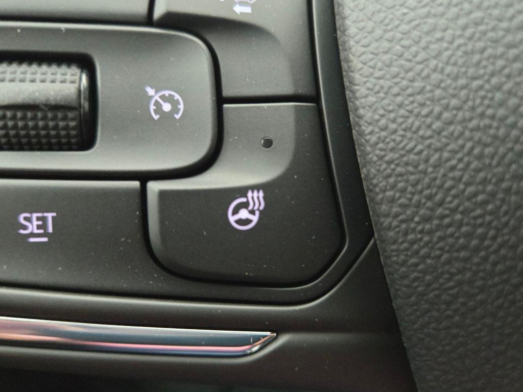 new 2025 Buick Envista car, priced at $27,000