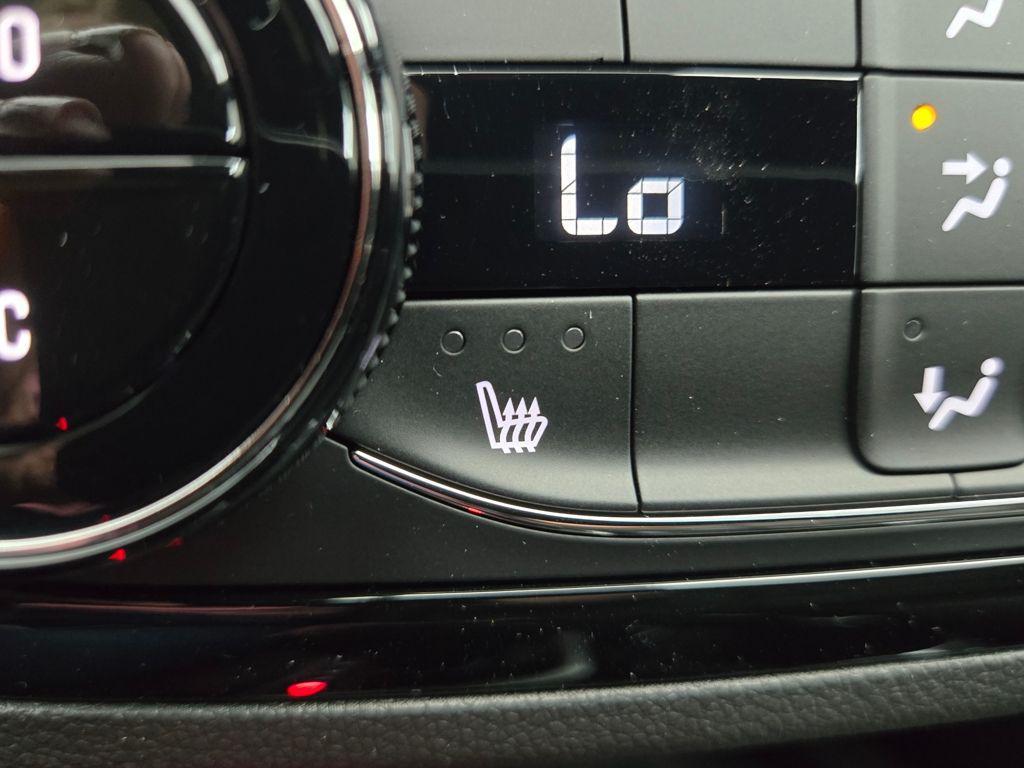 new 2025 Buick Envista car, priced at $27,000