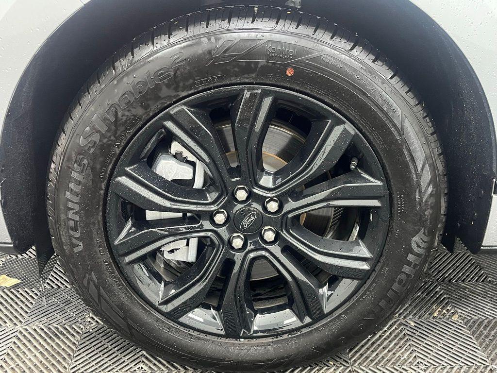 used 2024 Ford Edge car, priced at $29,681