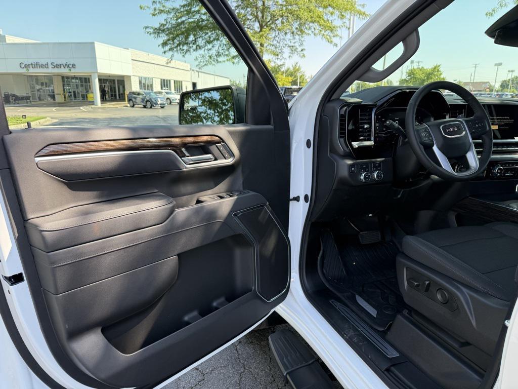 new 2025 GMC Sierra 1500 car, priced at $53,500