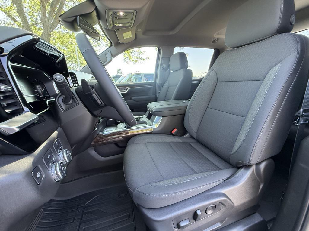 new 2025 GMC Sierra 1500 car, priced at $53,500