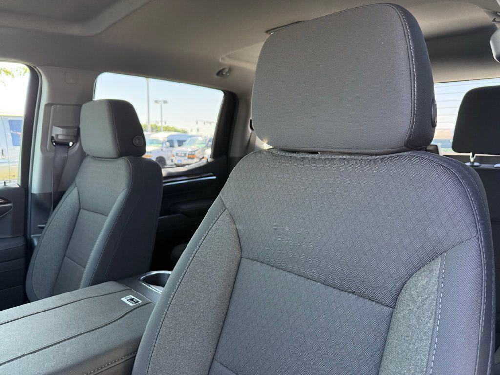 new 2025 GMC Sierra 1500 car, priced at $51,078