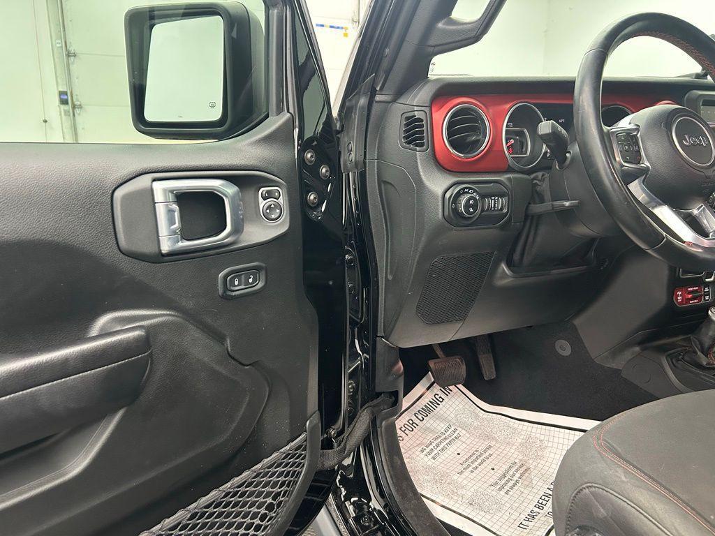 used 2021 Jeep Gladiator car, priced at $35,547