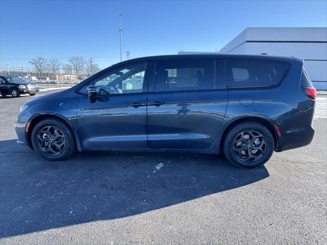 used 2022 Chrysler Pacifica Hybrid car, priced at $27,987