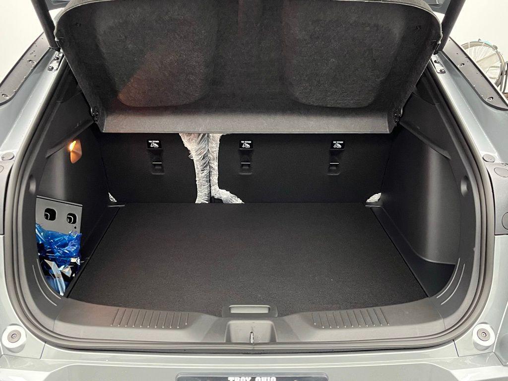 new 2025 Buick Envista car, priced at $30,448