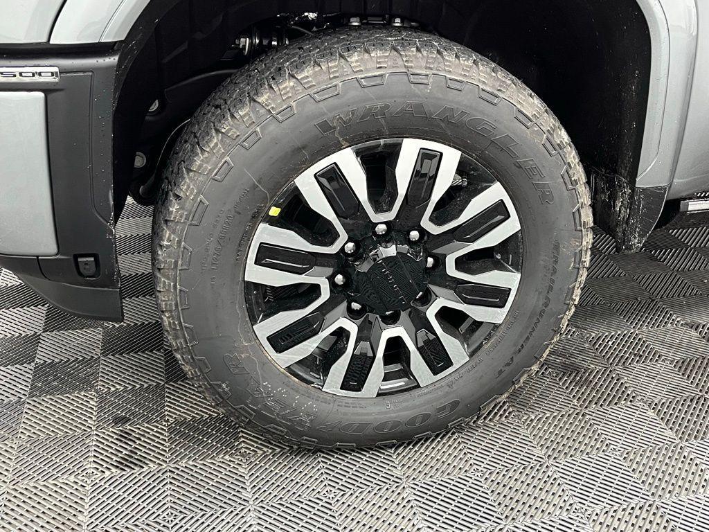 new 2025 GMC Sierra 2500 car, priced at $91,000