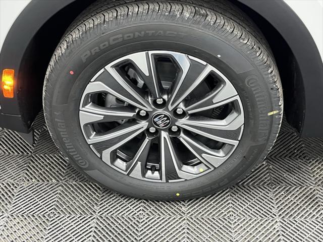 new 2025 Buick Envision car, priced at $39,245