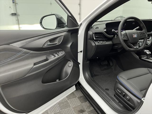 new 2025 Buick Envista car, priced at $29,575