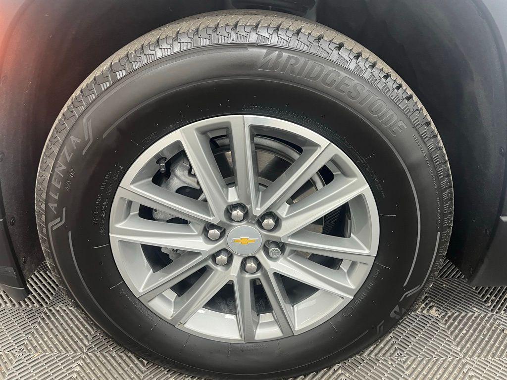 used 2023 Chevrolet Traverse car, priced at $31,500