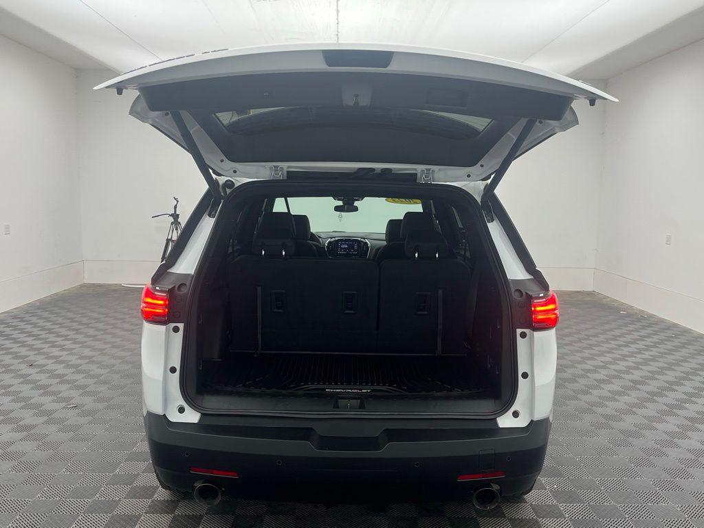 used 2023 Chevrolet Traverse car, priced at $31,500