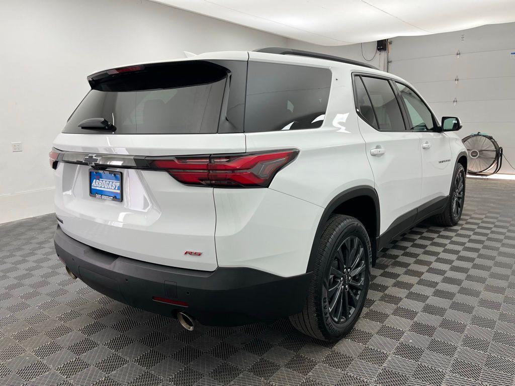 used 2022 Chevrolet Traverse car, priced at $28,257