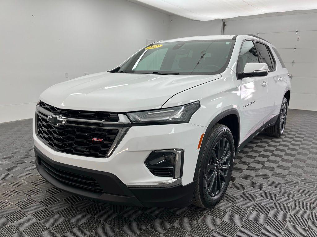 used 2022 Chevrolet Traverse car, priced at $28,257