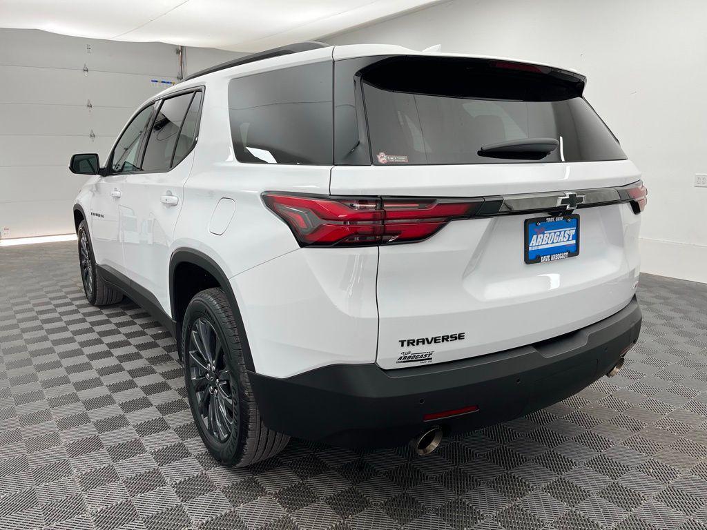 used 2022 Chevrolet Traverse car, priced at $28,257