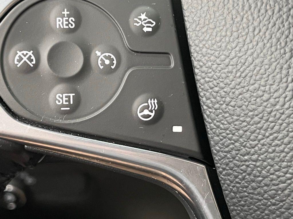 used 2022 Chevrolet Traverse car, priced at $28,257