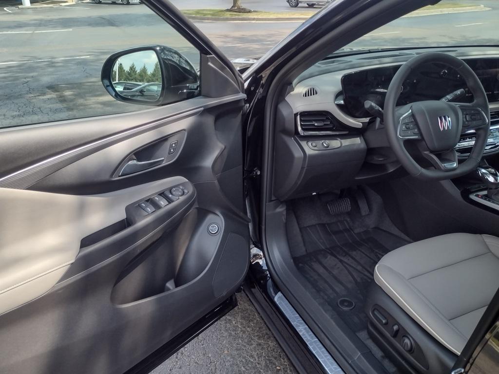 new 2025 Buick Envista car, priced at $31,835