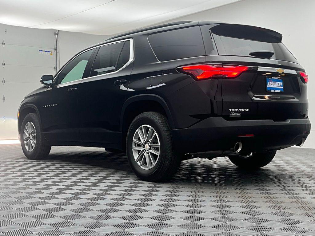 used 2023 Chevrolet Traverse car, priced at $31,498
