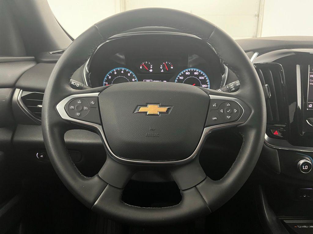 used 2023 Chevrolet Traverse car, priced at $31,498