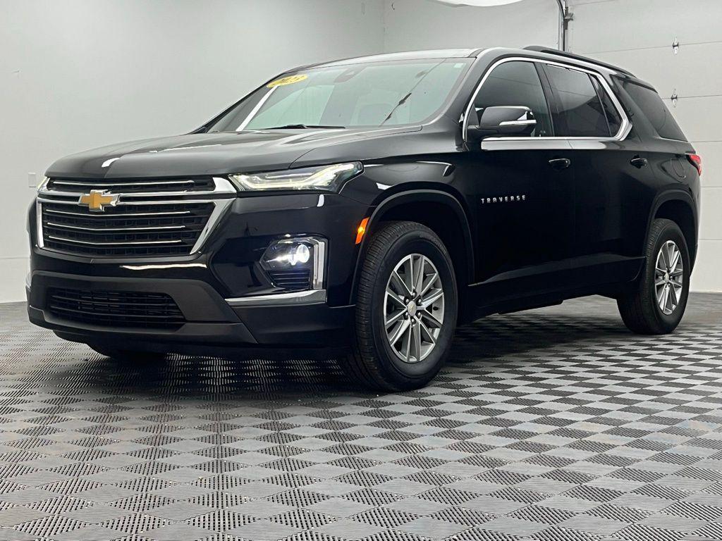 used 2023 Chevrolet Traverse car, priced at $31,498