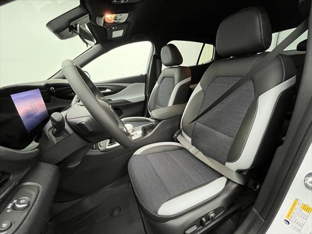 new 2025 Buick Envista car, priced at $27,630