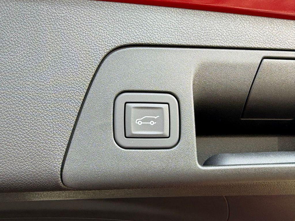 new 2025 Buick Envision car, priced at $39,000