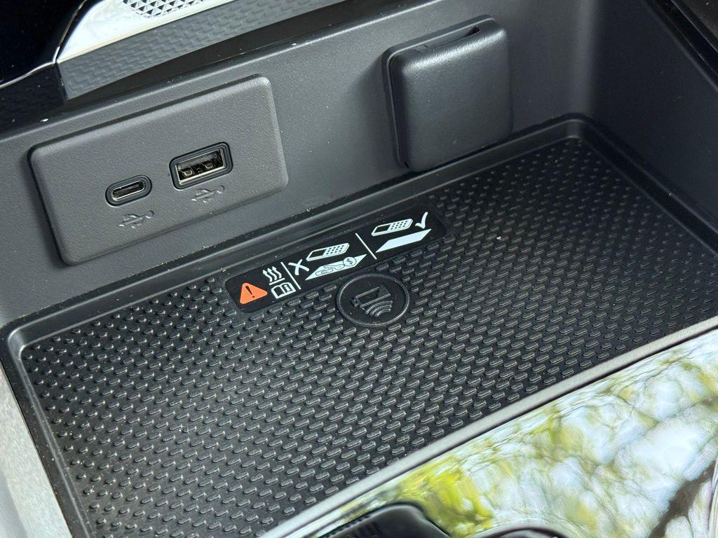 new 2025 Buick Envision car, priced at $39,000