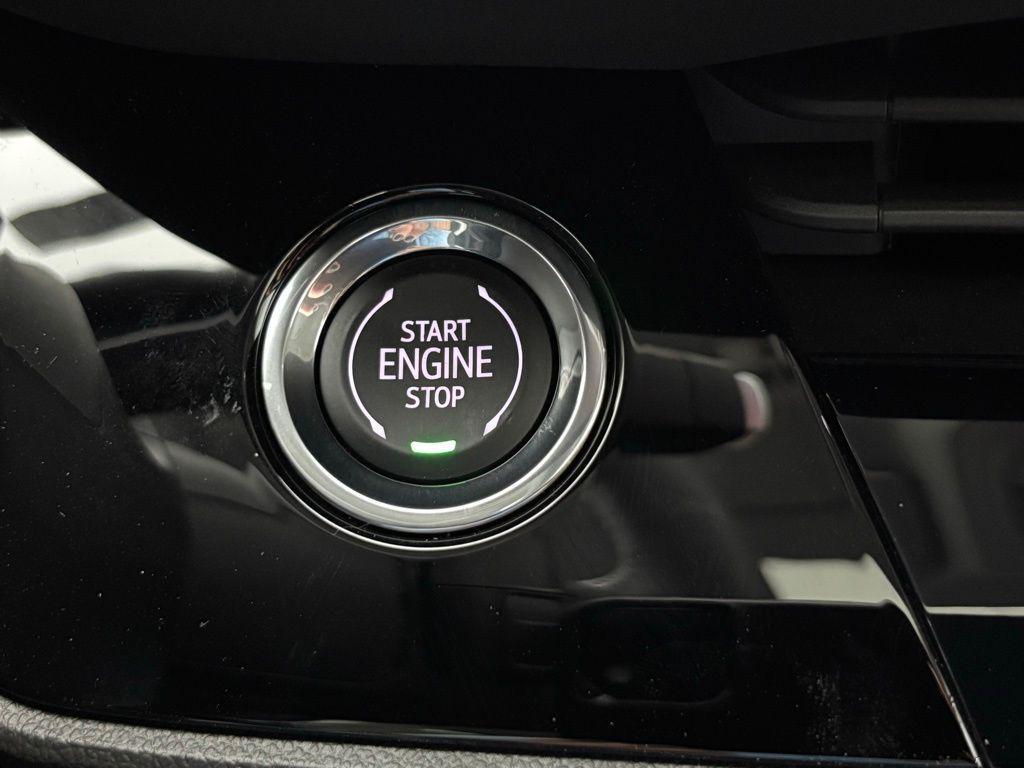 new 2025 Buick Envision car, priced at $43,878