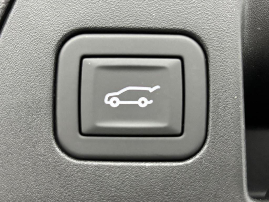 new 2025 Buick Envision car, priced at $40,828