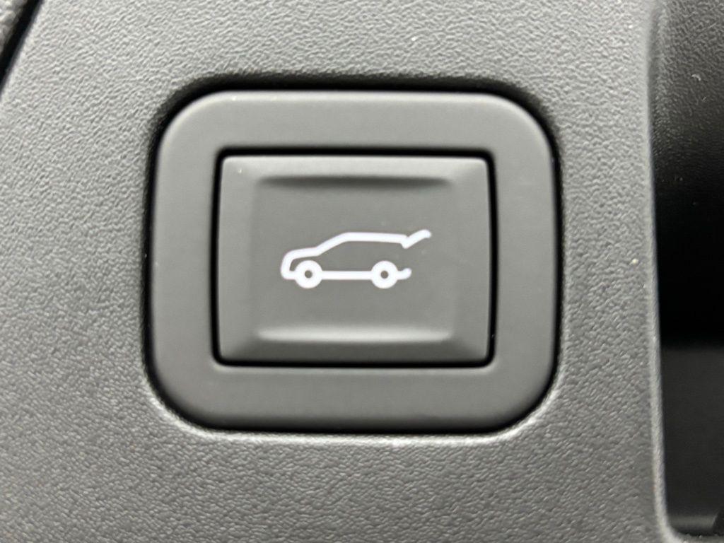 new 2025 Buick Envision car, priced at $38,000