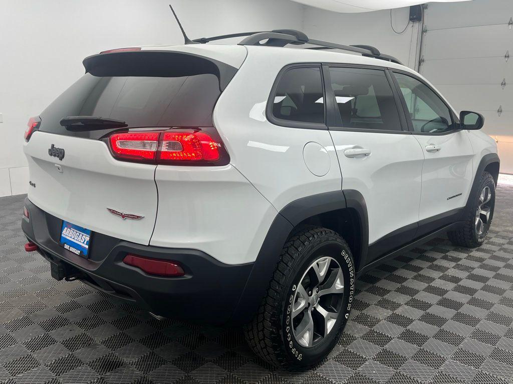 used 2015 Jeep Cherokee car, priced at $11,495