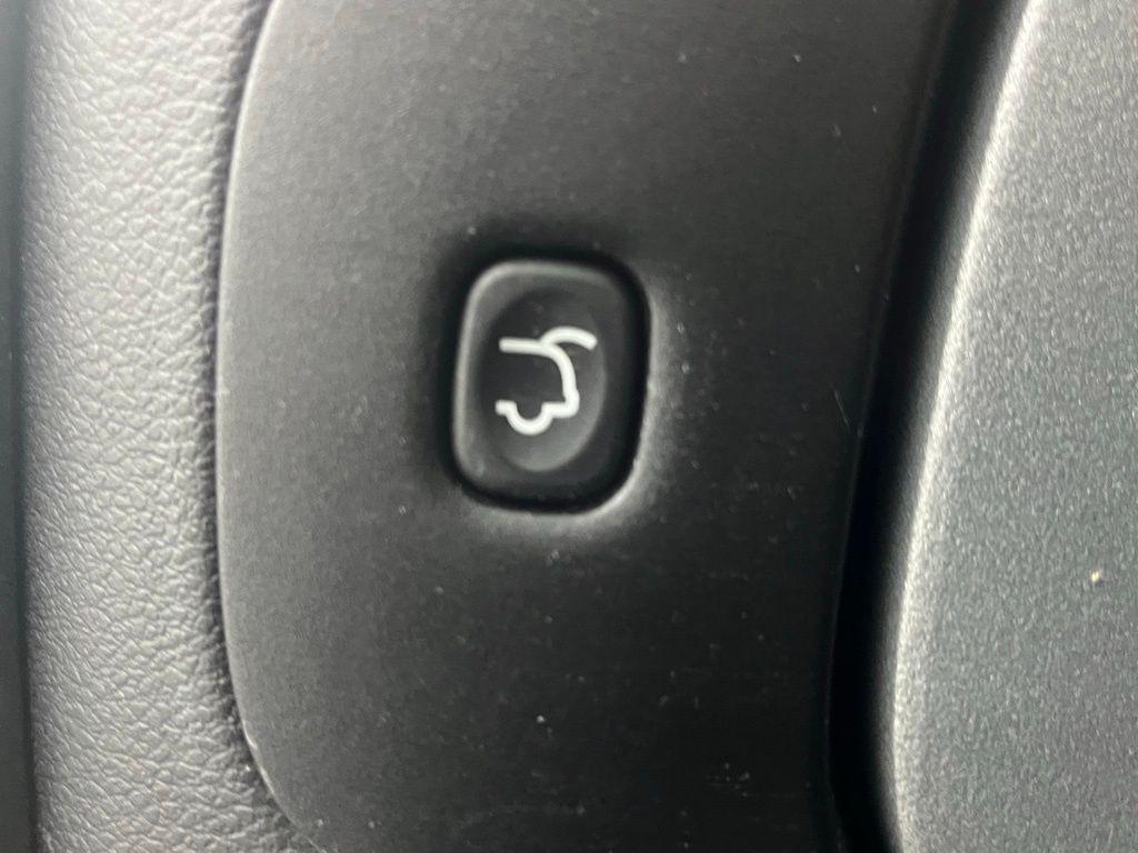 used 2015 Jeep Cherokee car, priced at $11,495
