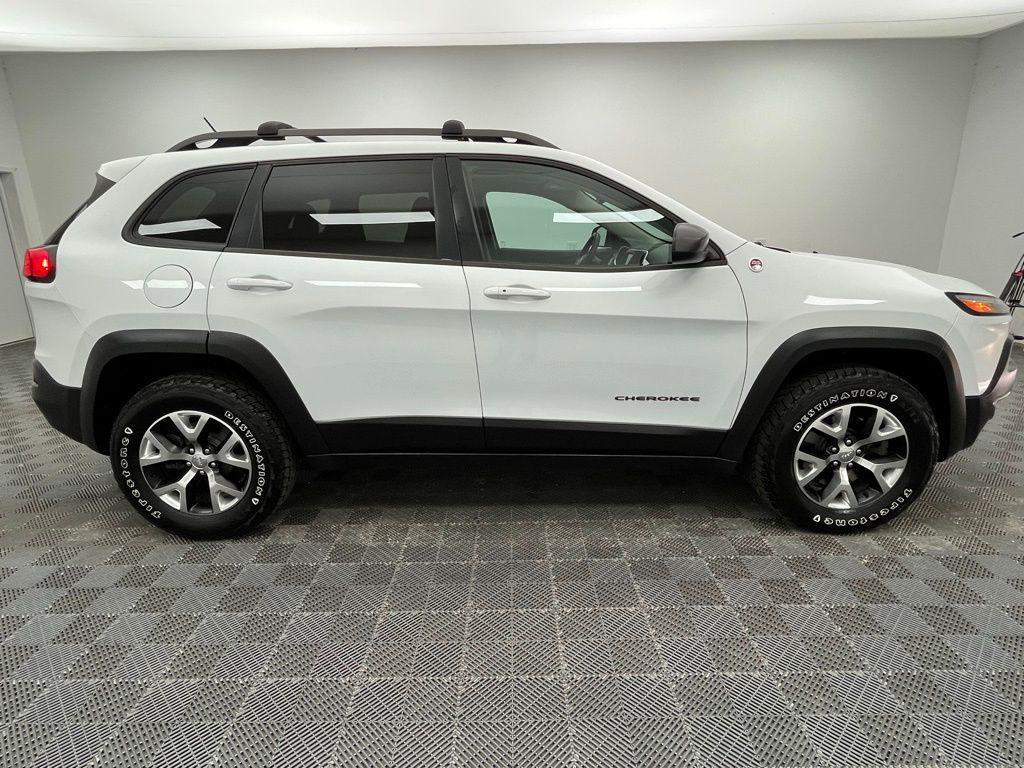 used 2015 Jeep Cherokee car, priced at $11,495