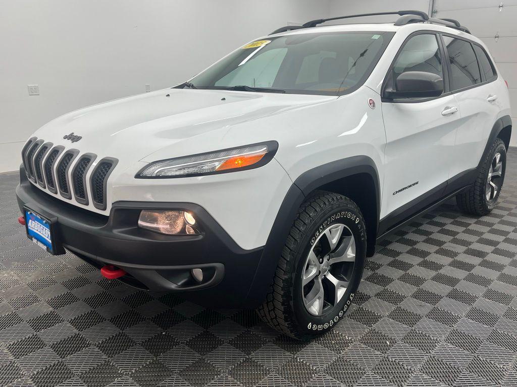 used 2015 Jeep Cherokee car, priced at $11,495