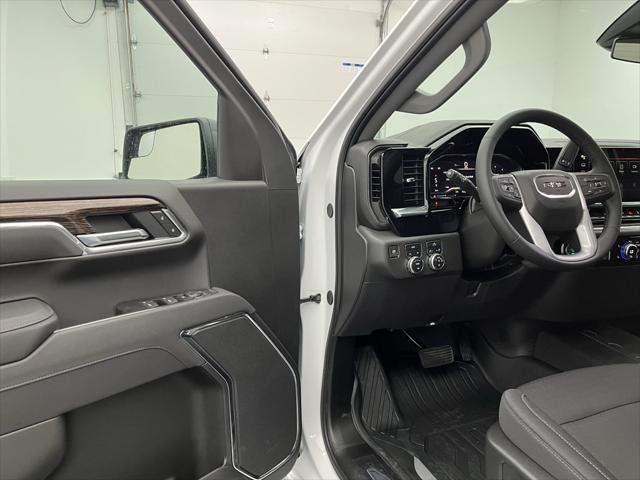 new 2025 GMC Sierra 1500 car, priced at $50,222