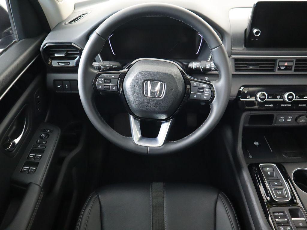 used 2023 Honda Pilot car, priced at $37,999