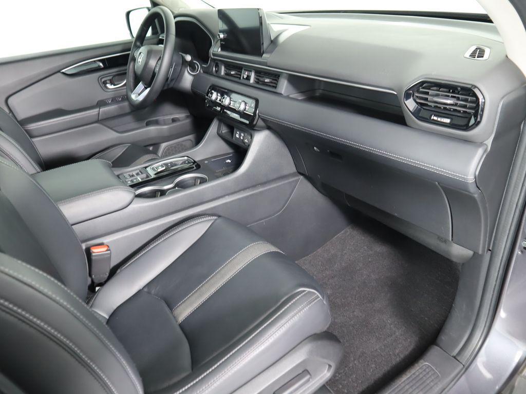 used 2023 Honda Pilot car, priced at $37,999