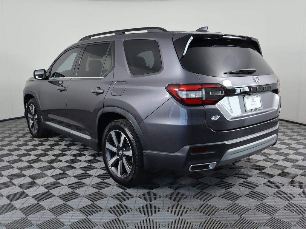 used 2023 Honda Pilot car, priced at $37,999