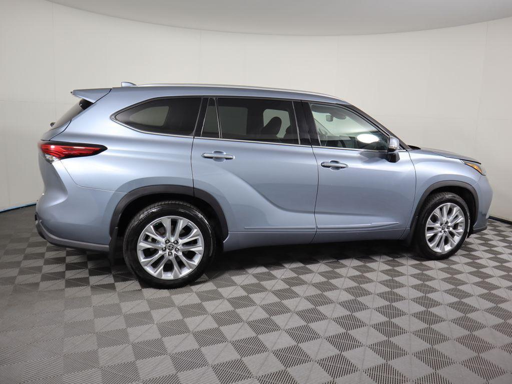 used 2021 Toyota Highlander car, priced at $35,999